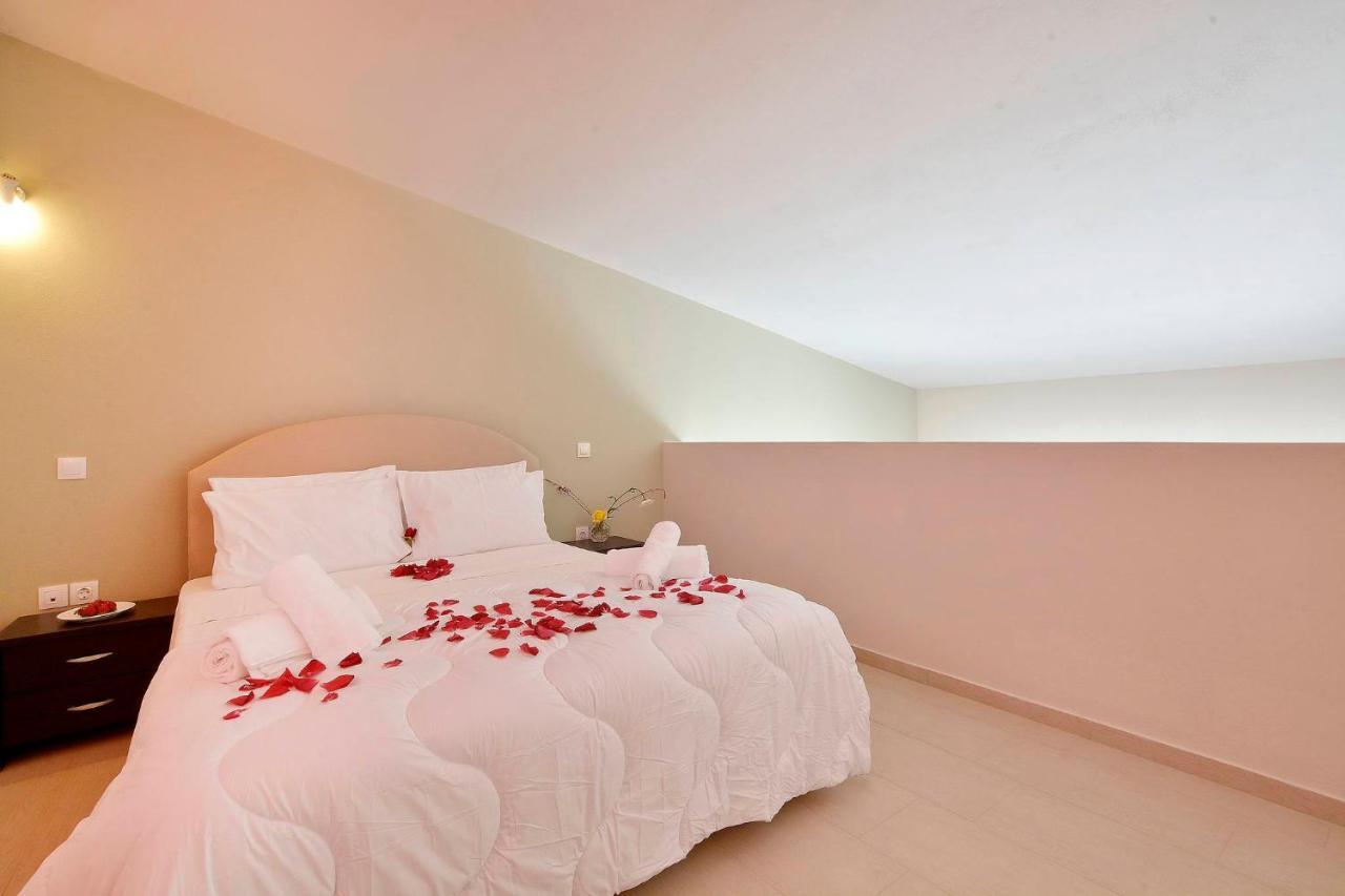 Likithos Hotel